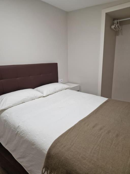 Atico Cork Apartment Виго Екстериор снимка